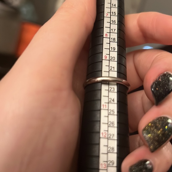 Princess Diana inspired vintage black gemstone ring - Picture 5 of 5